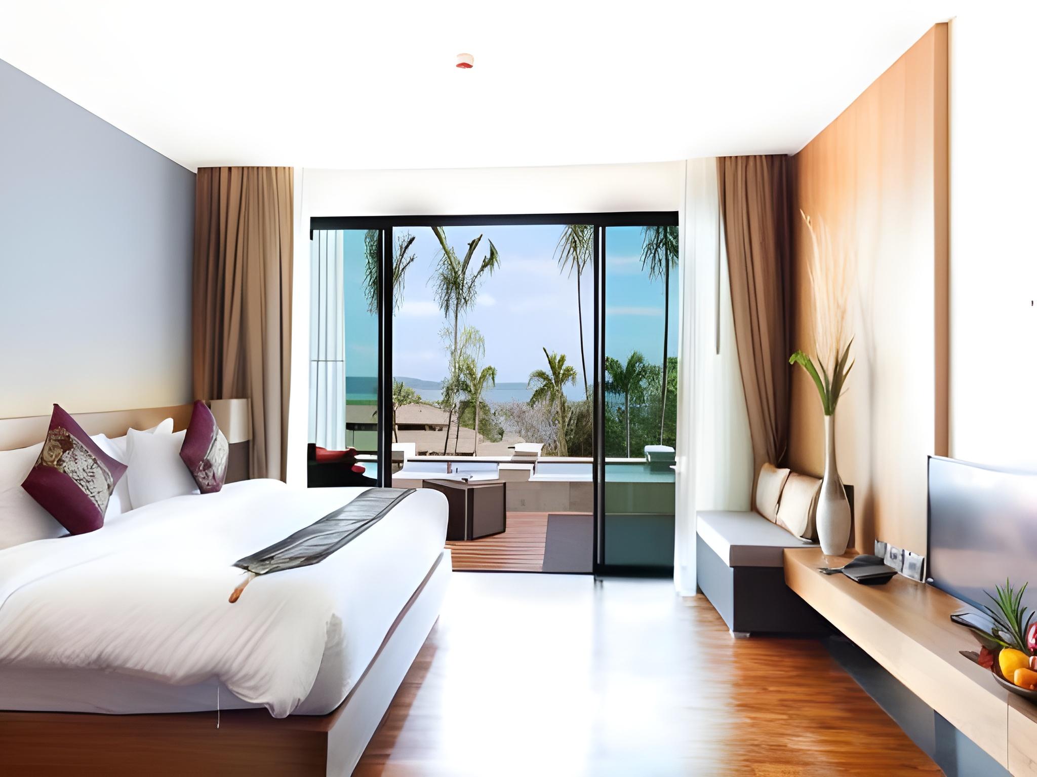 Junior Suite, Pool Access