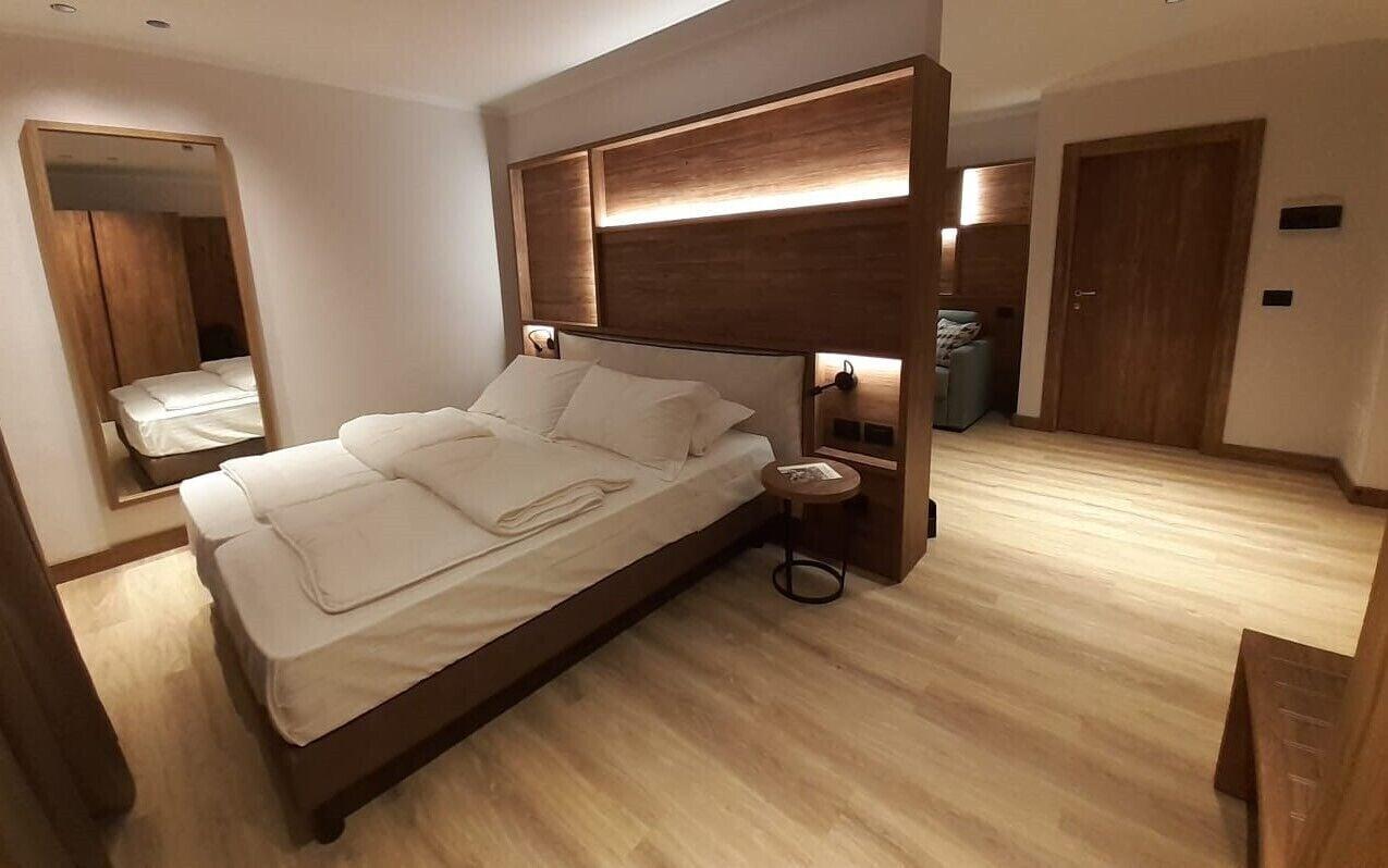 Deluxe, Suite