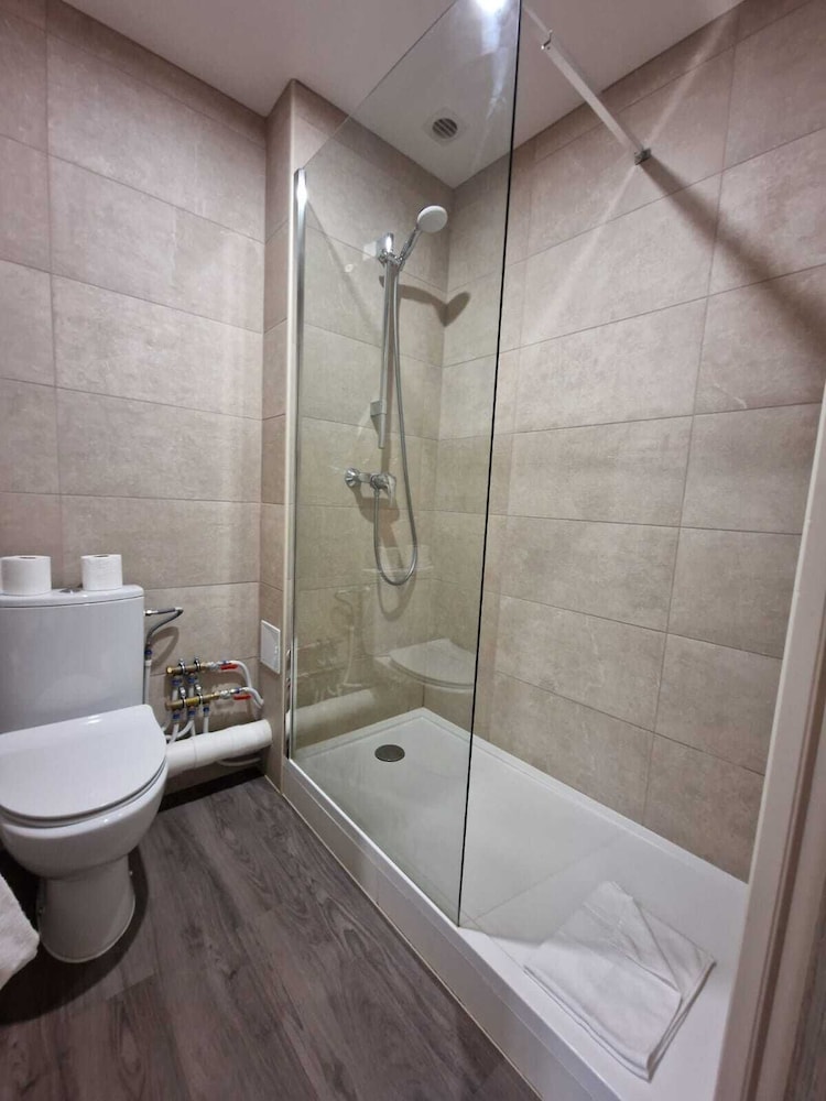 D'anjou Hotel 38/43