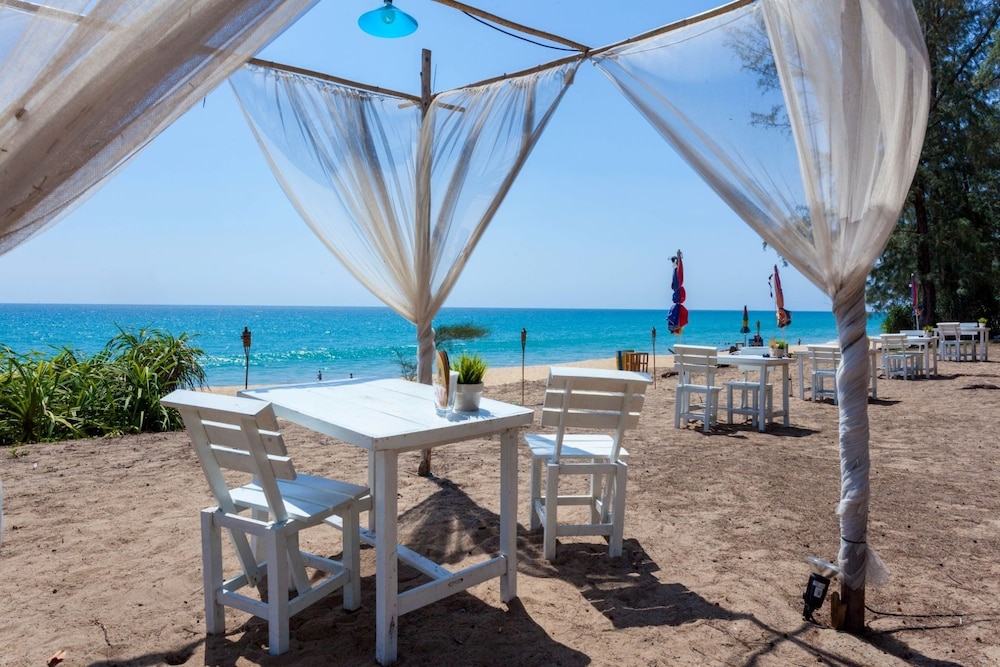 Micky Monkey Beach Hotel 18/50