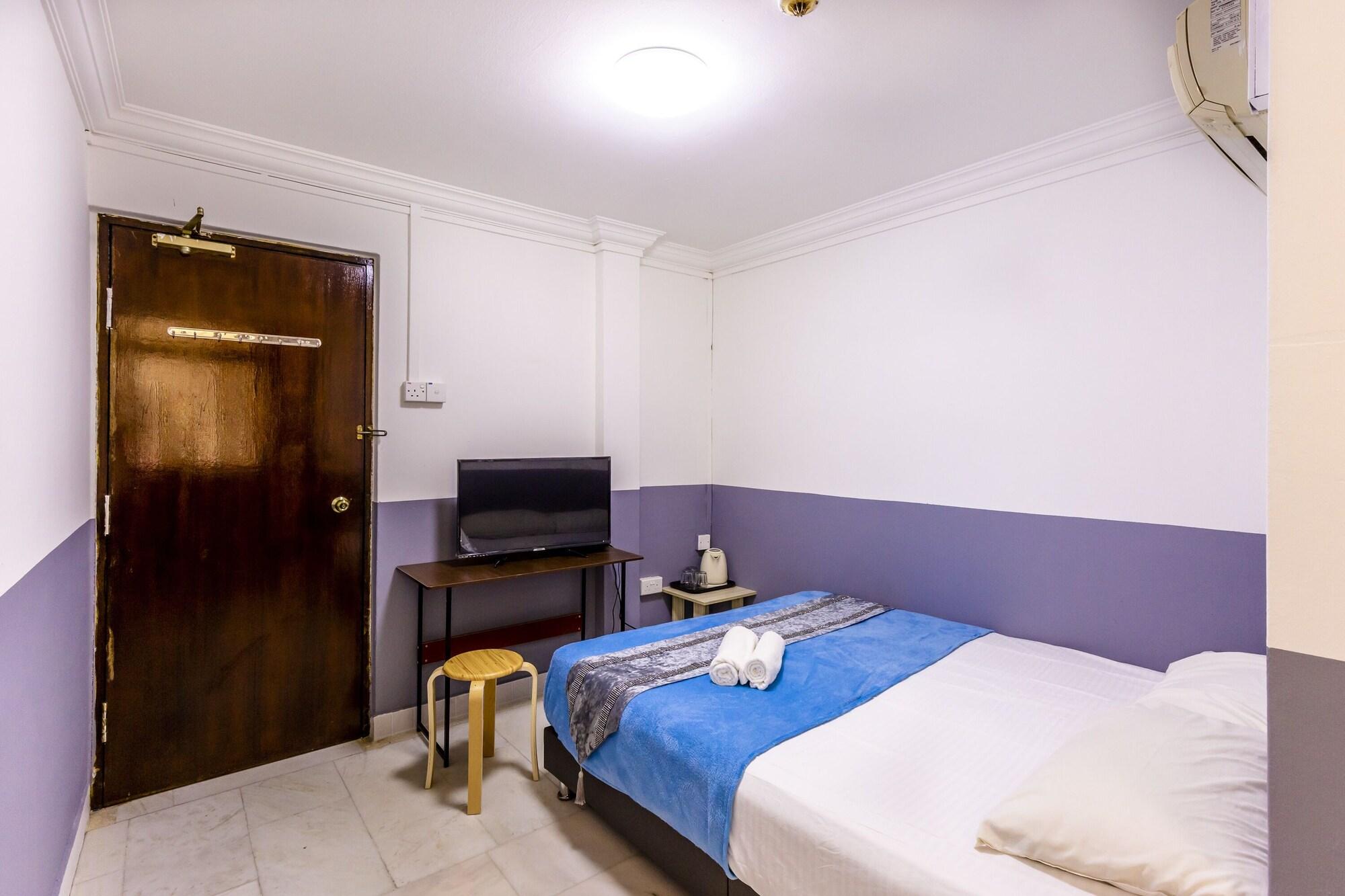 K HOTEL 8 27/56