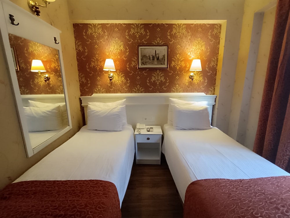 2 Bedrooms, Family, 5 Beds, Golden Horn Sirkeci Hotel 4/5