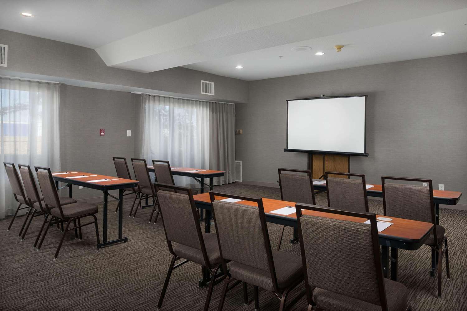 Country Inn & Suites by Radisson, Portland International Airport, OR 30/31