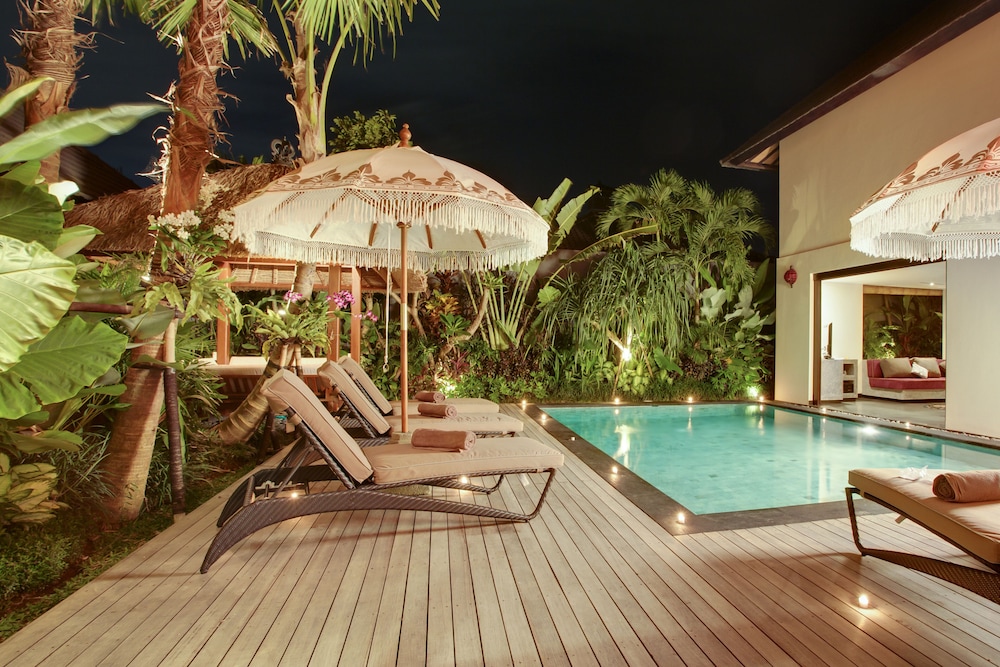 Elok Villas 8/38