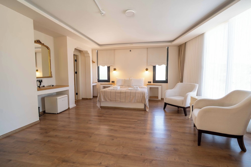 Cunda Dalyan Otel 27/49