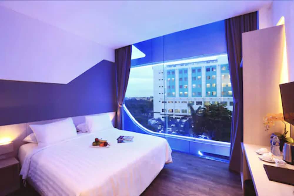 Ozone Hotel Pantai Indah Kapuk 10/25