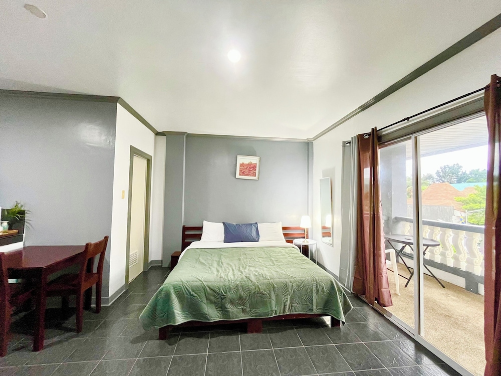 Conrada's Place Hotel And Resort 42/67