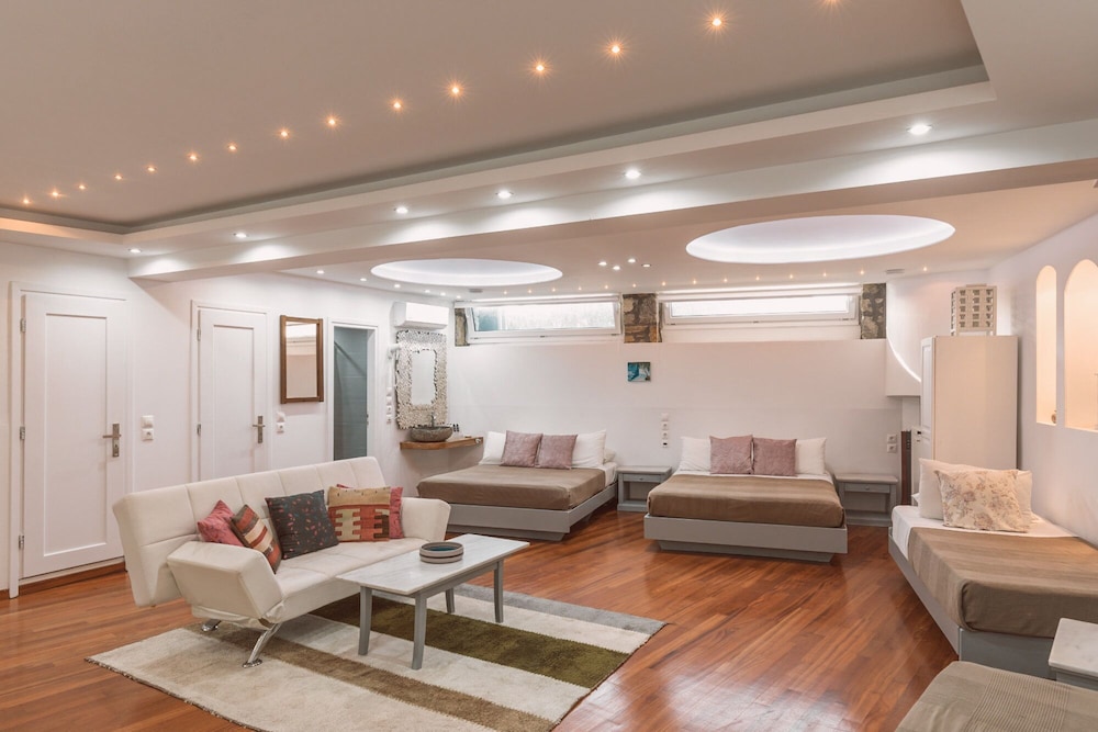 Villa Konstantin Rooms & Suites 32/48