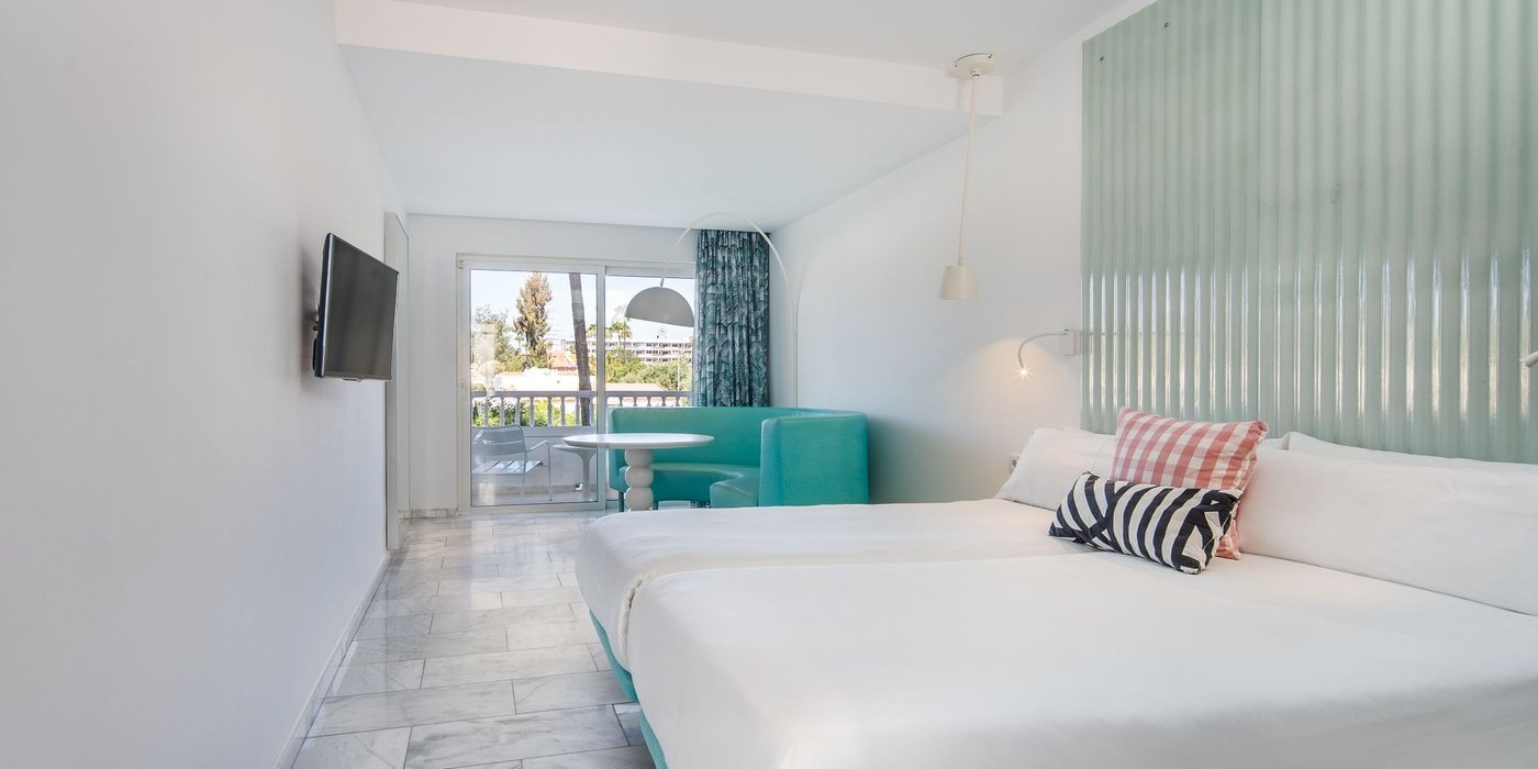 Room, Double Bed, South View, Balcony