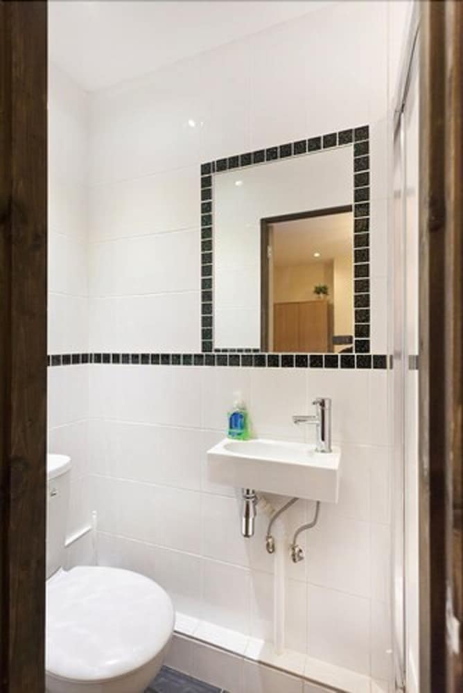 Victoria Centre Apartments &amp; Annexe 49/50