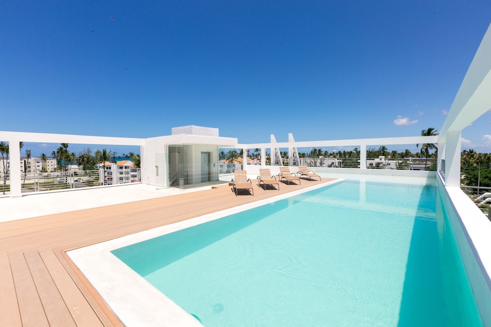 Ducassi Suites Rooftop Pool Beach Spa 42/76