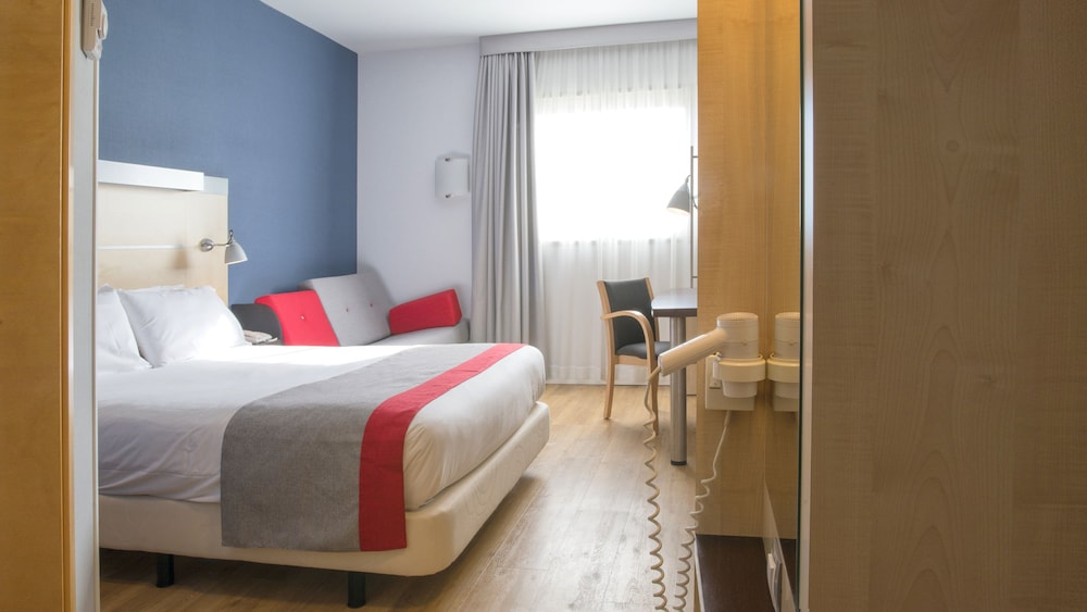 Holiday Inn Express Molins de Rei 12/62