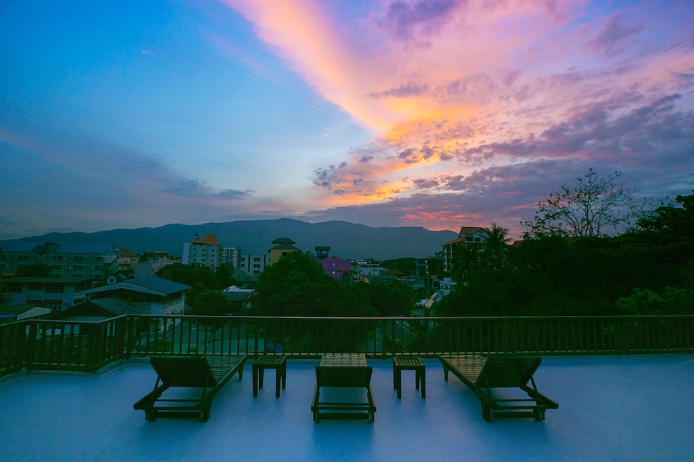 THE OPIUM SERVICED APARTMENT AND HOTEL 43/50