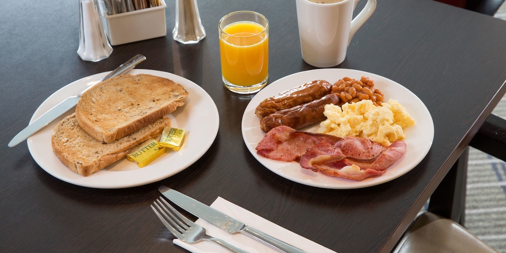 Holiday Inn Express Leeds City Centre Armouries 24/60