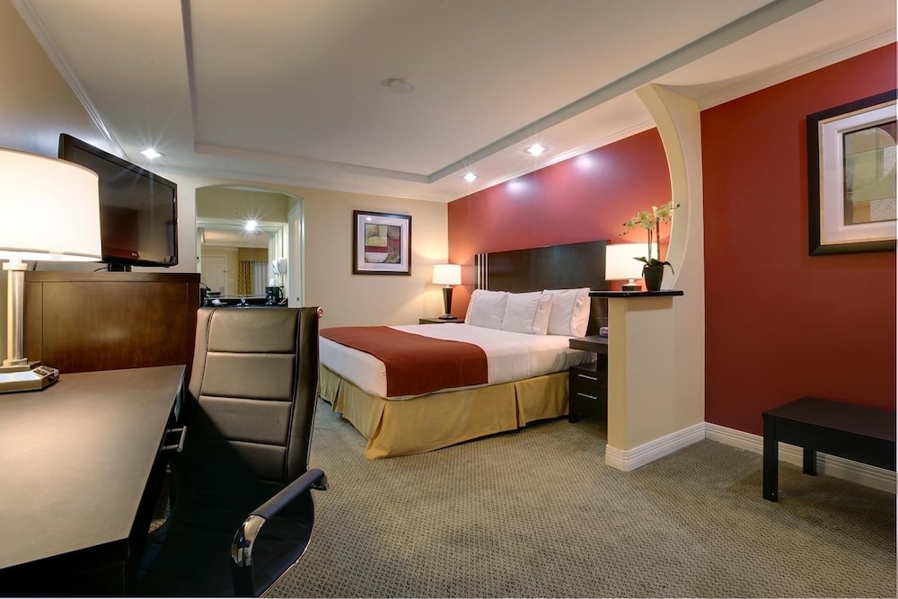 Americas Best Value Inn Angleton 15/21