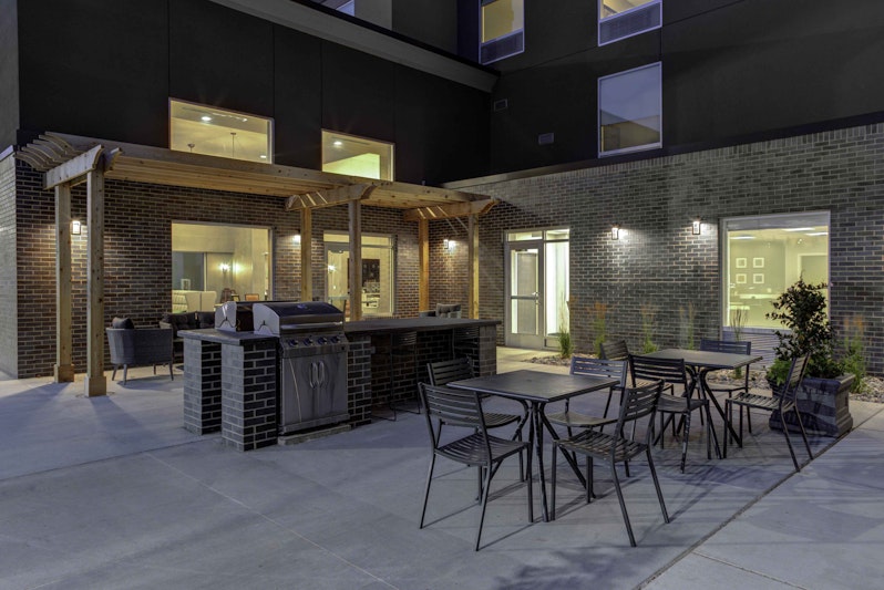 Homewood Suites By Hilton Lansing Eastwood 18/40