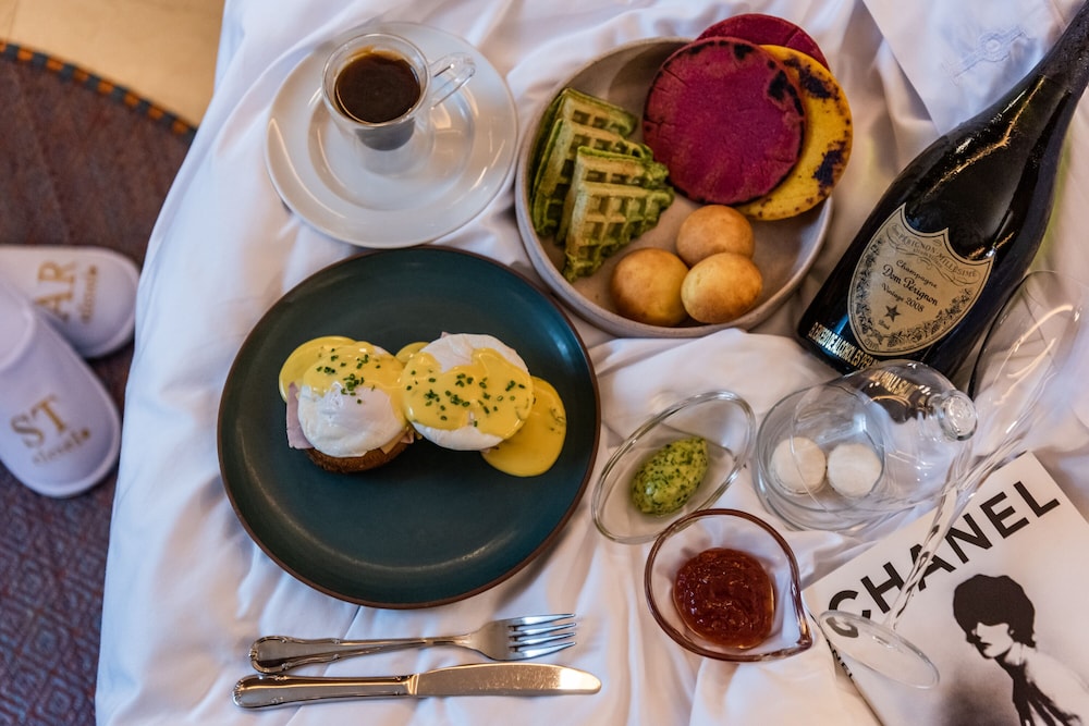 Elcielo Hotel and Restaurant 45/56