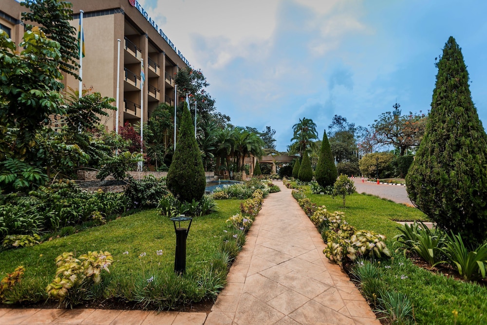 Kigali Serena 55/60