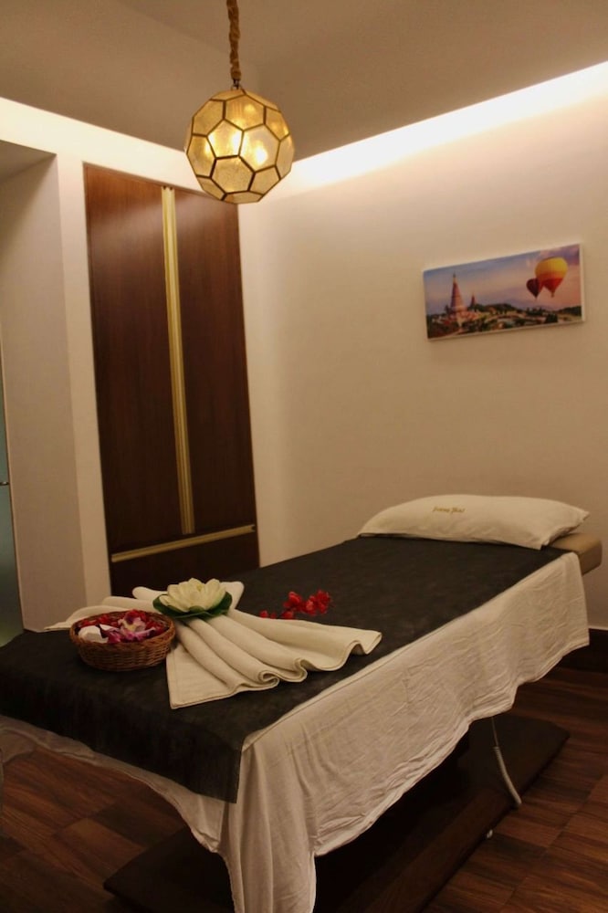 Radisson Golf Resort Pahalgam 44/61