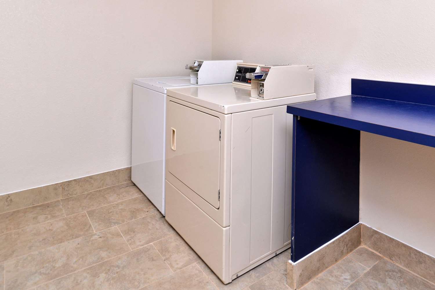 Quality Inn & Suites Matteson near I-57 4/30