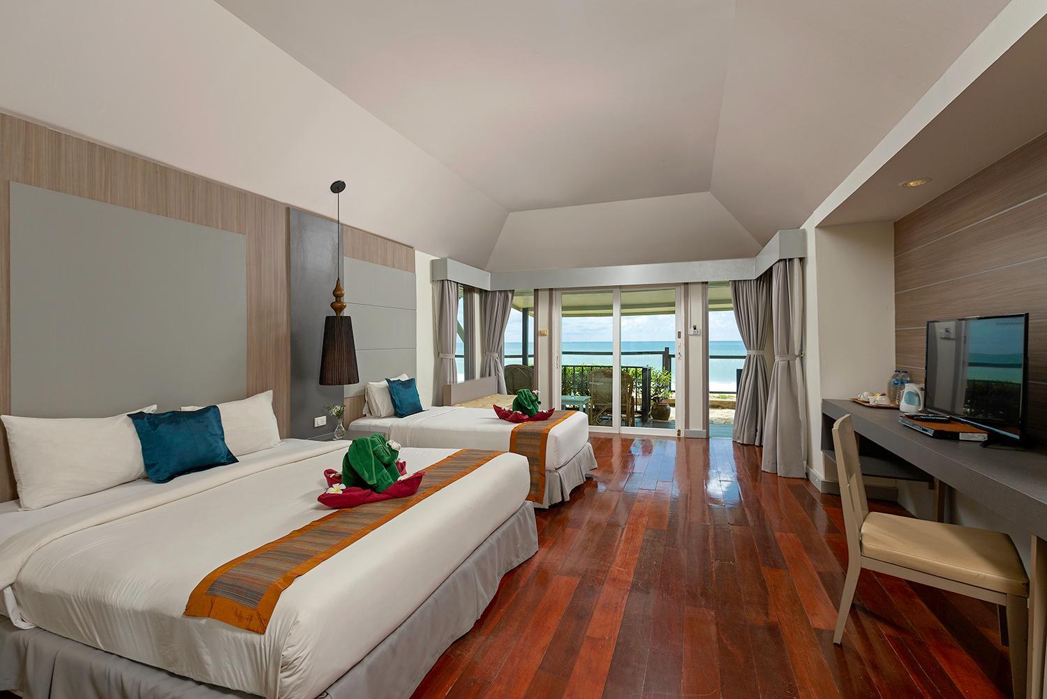 Bungalow, Beach Front, Adult Only