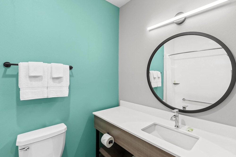 ECHO Suites Extended Stay by Wyndham Conyers 36/37
