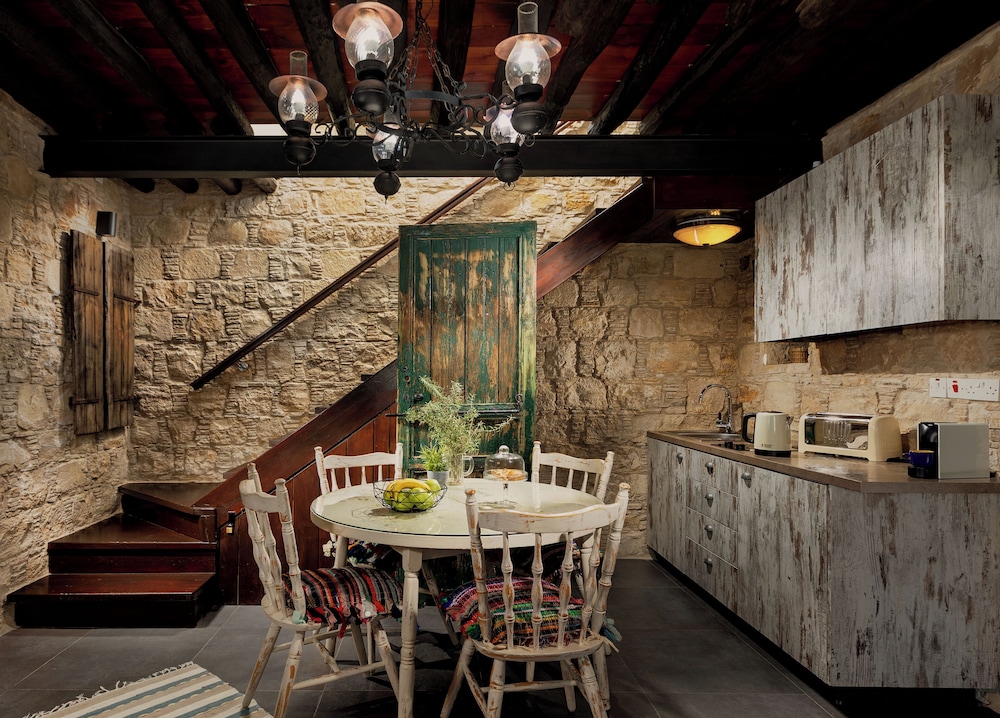 OINOESSA TRADITIONAL BOUTIQUE HOUSES 5/50