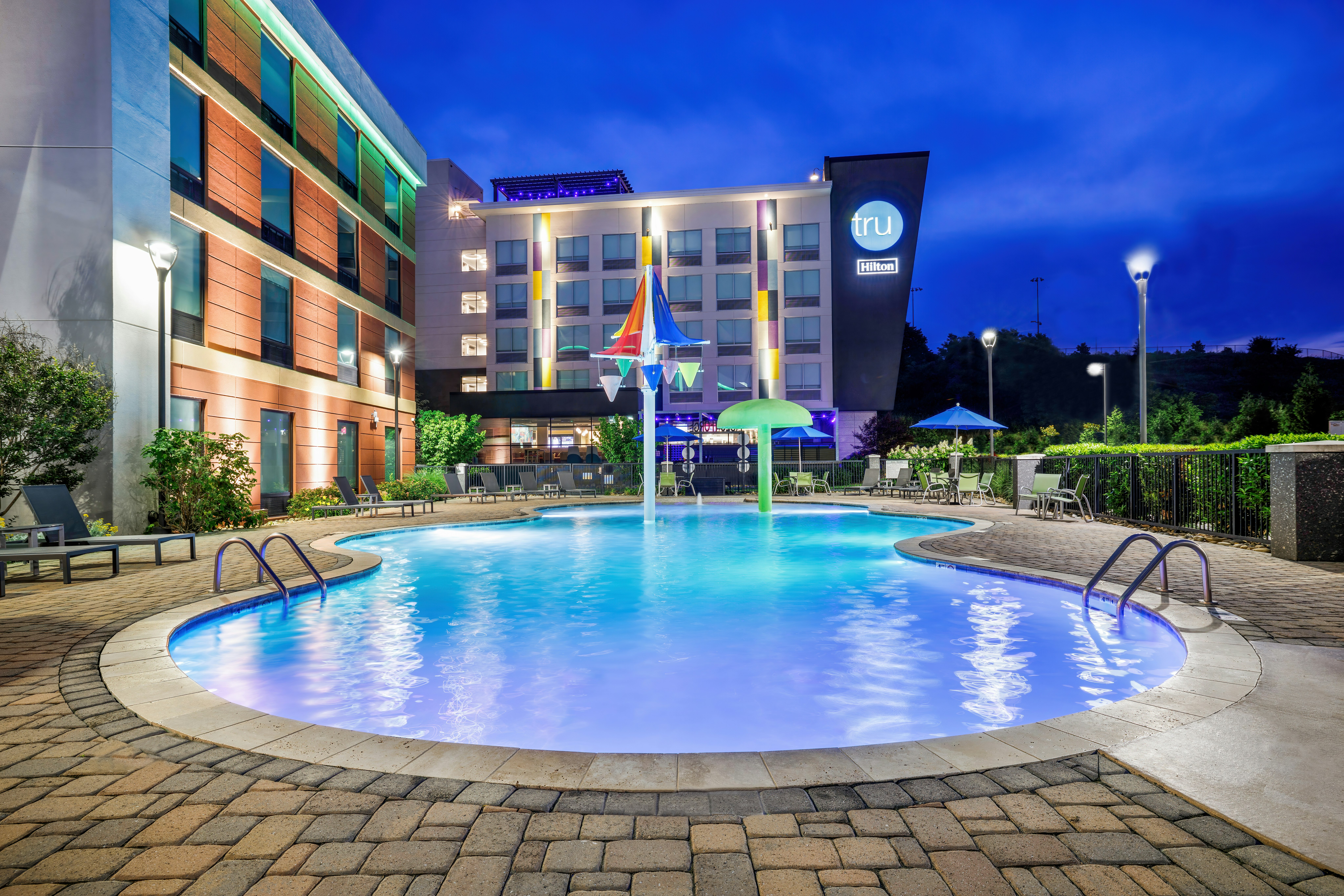 HOME2 SUITES BY HILTON PIGEON FORGE 27/29