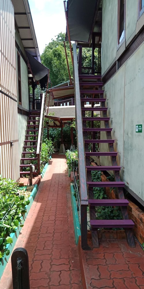 Tstar Cottage 33/50