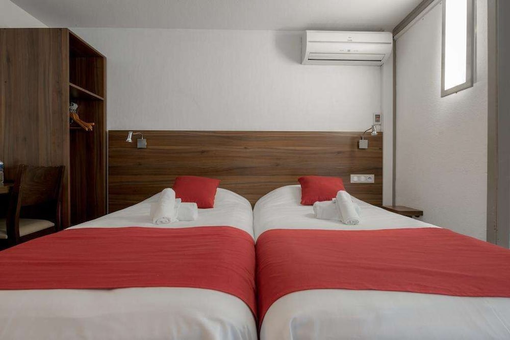 Standard, Double or Twin Bed