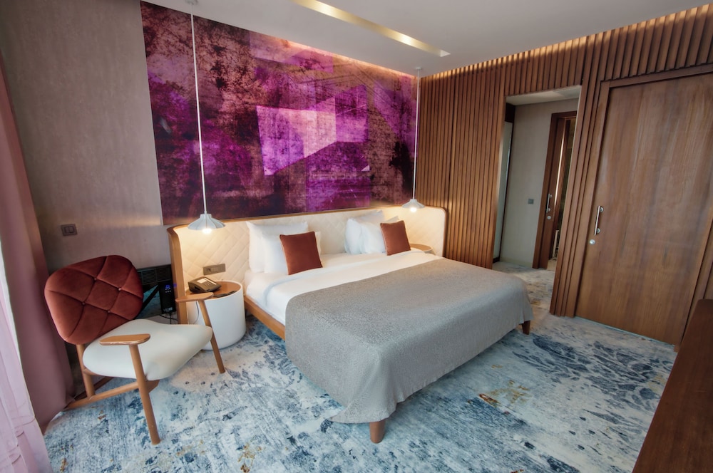 PRESTIGE, SUITE