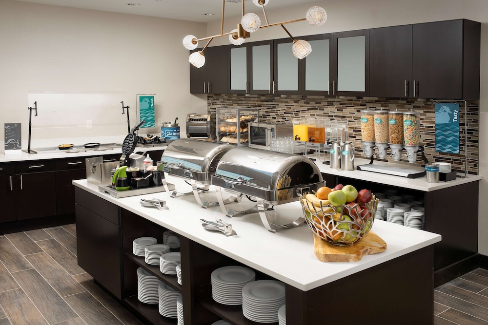 Homewood Suites By Hilton Kansas City Speedway Ks 28/42
