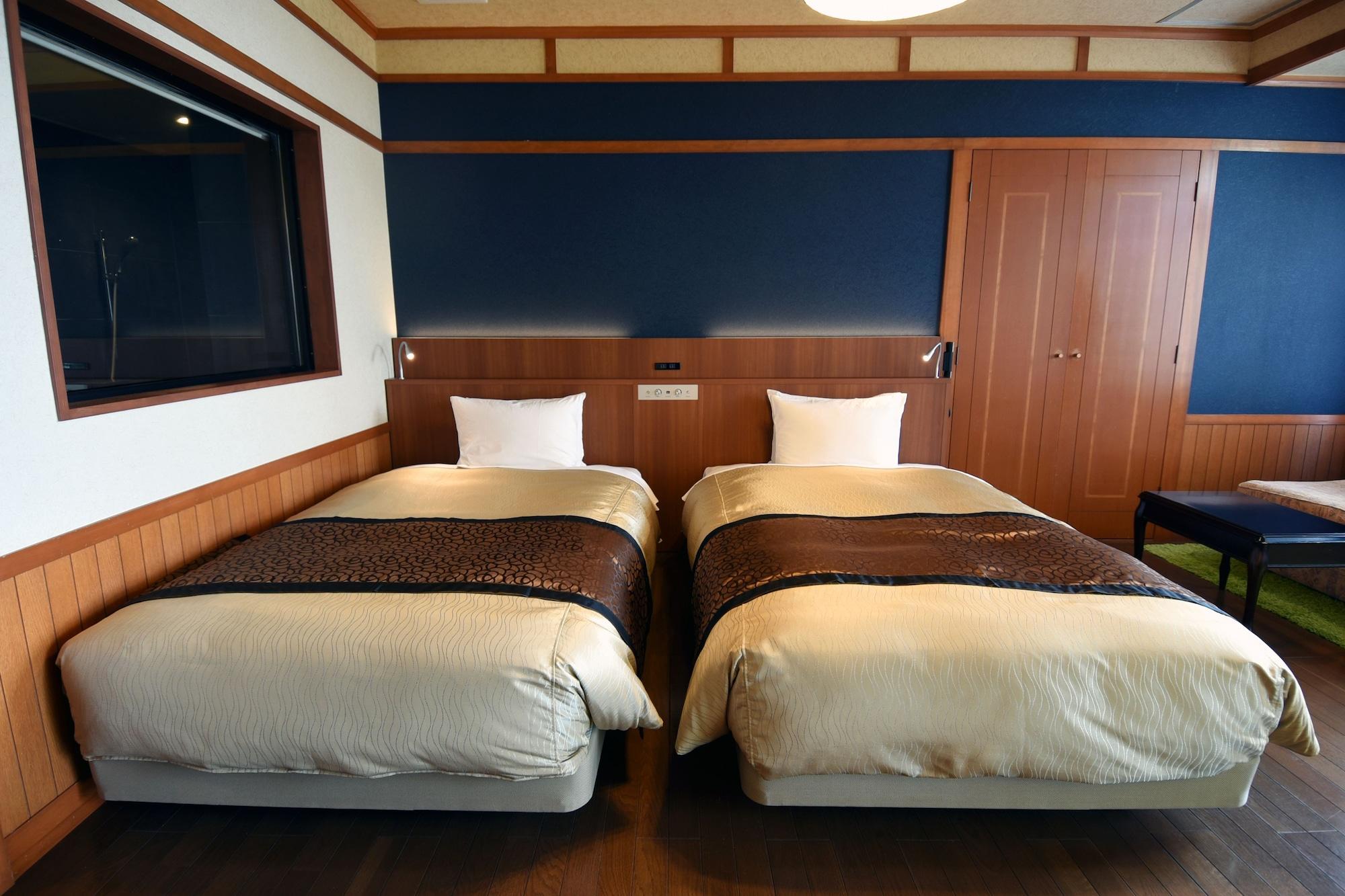 Japanese, Silver, Deluxe, Twin Beds, Hot Spring Bath