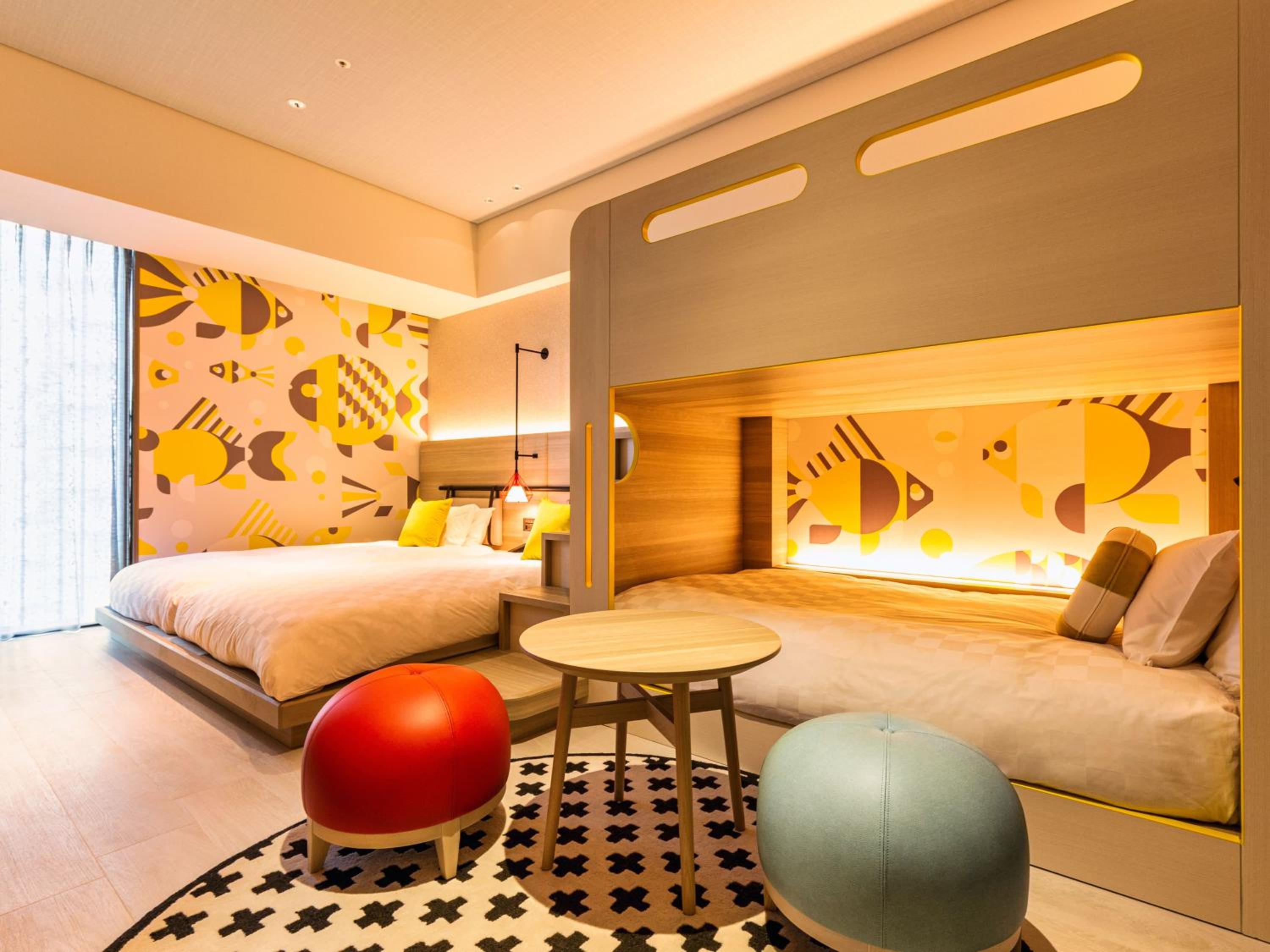 Family, Twin Beds, Bunk Bed