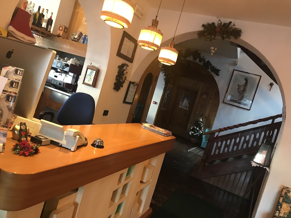 Hotel Monti Pallidi 8/37