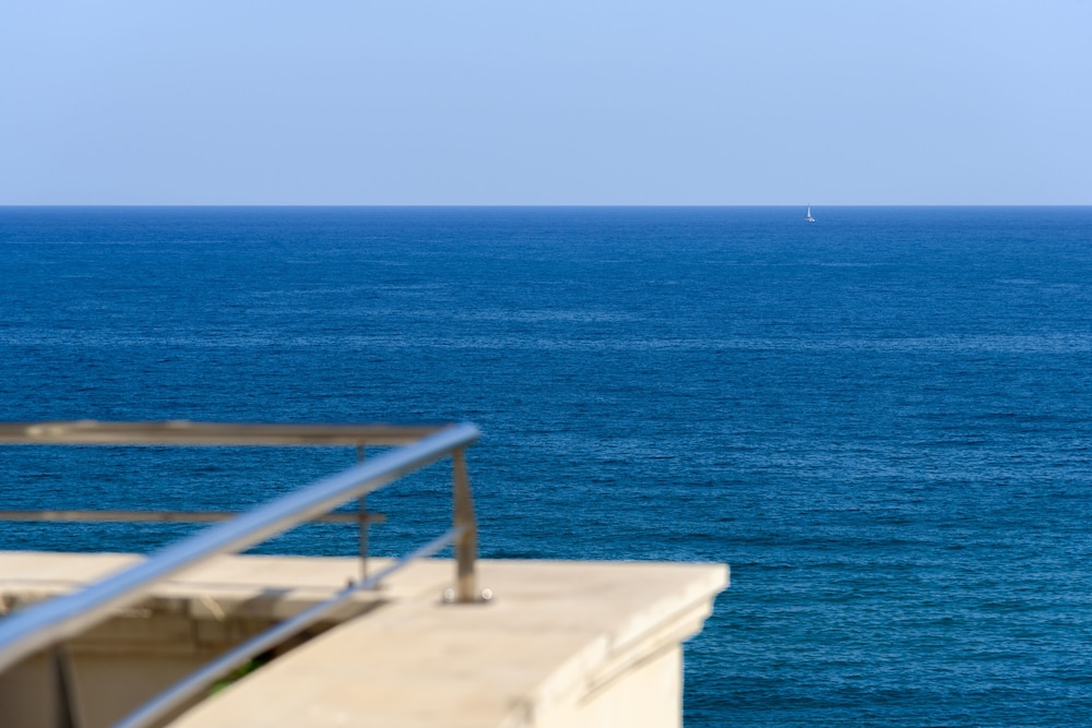 Macaris Suites And Spa 28/66