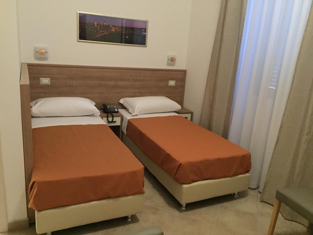 Hotel Montecarlo 37/53