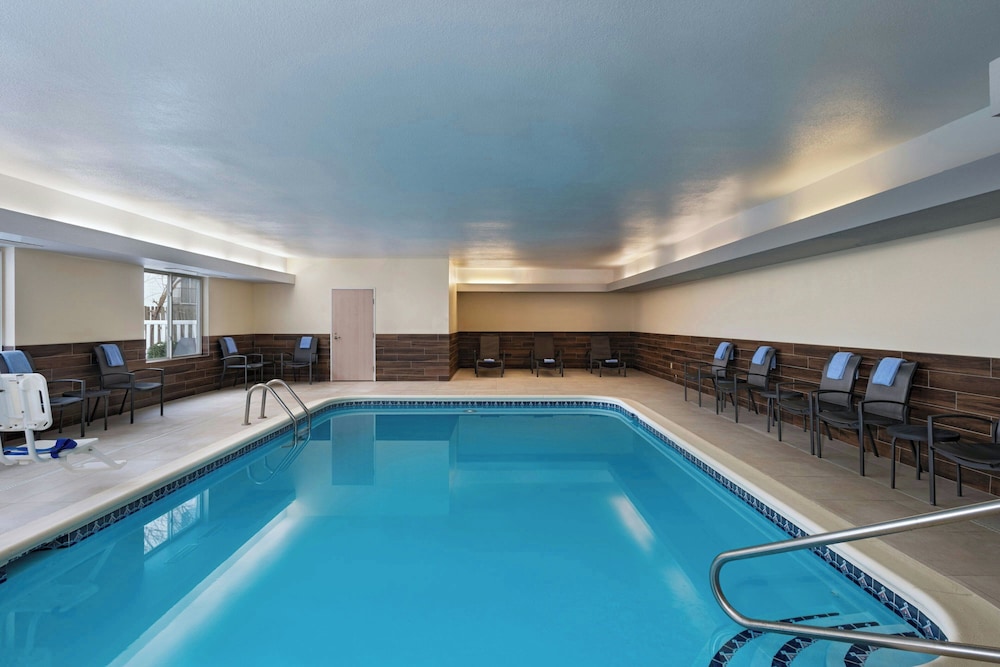 Fairfield by Marriott Inn & Suites Kansas City Airport 12/38