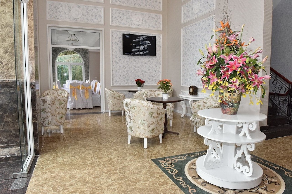 Hotel Du Lys Dalat 56/60