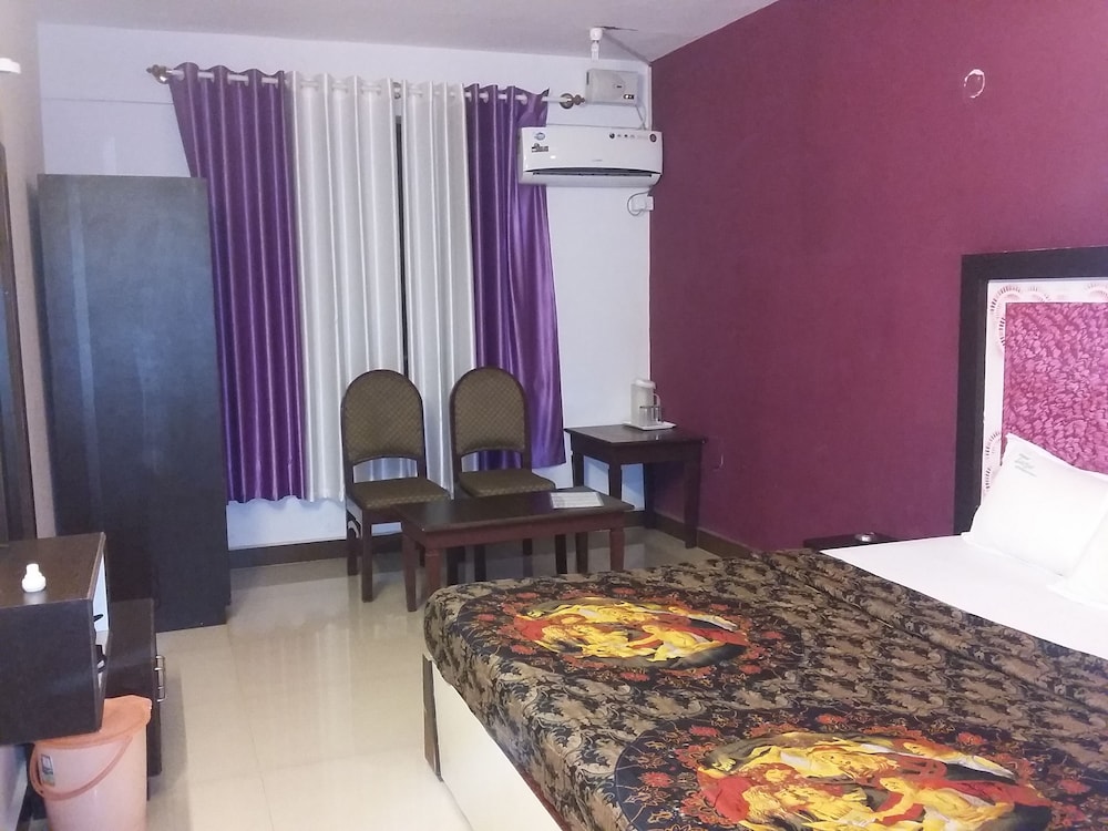 Hotel Luciya International 18/20