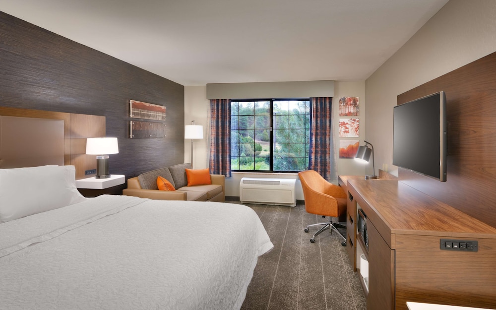 Study, King Bed, Accessible