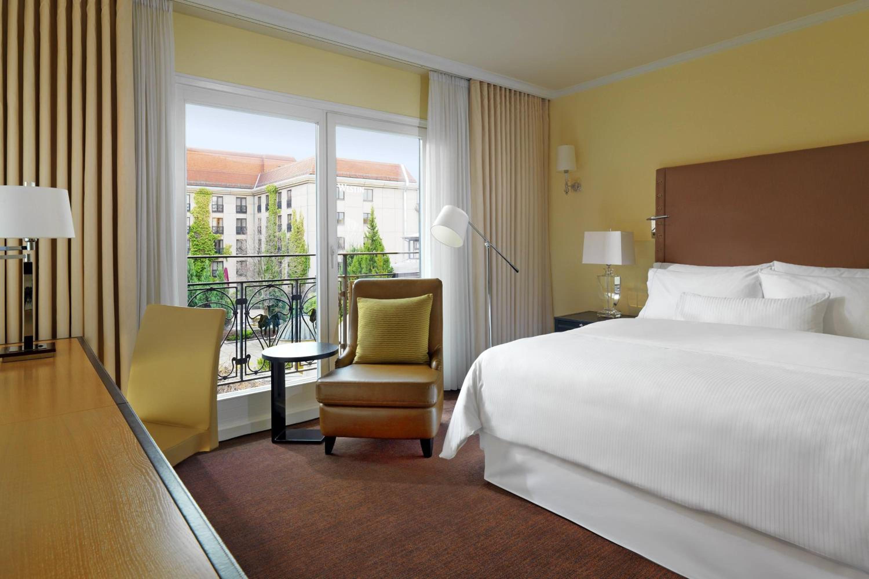 Garden, Superior, King Bed, Balcony