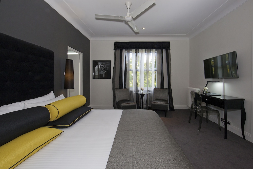 Belgravia, King Bed