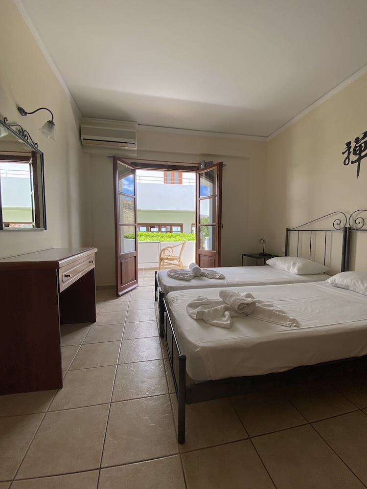Amazones Village Suites 11/50