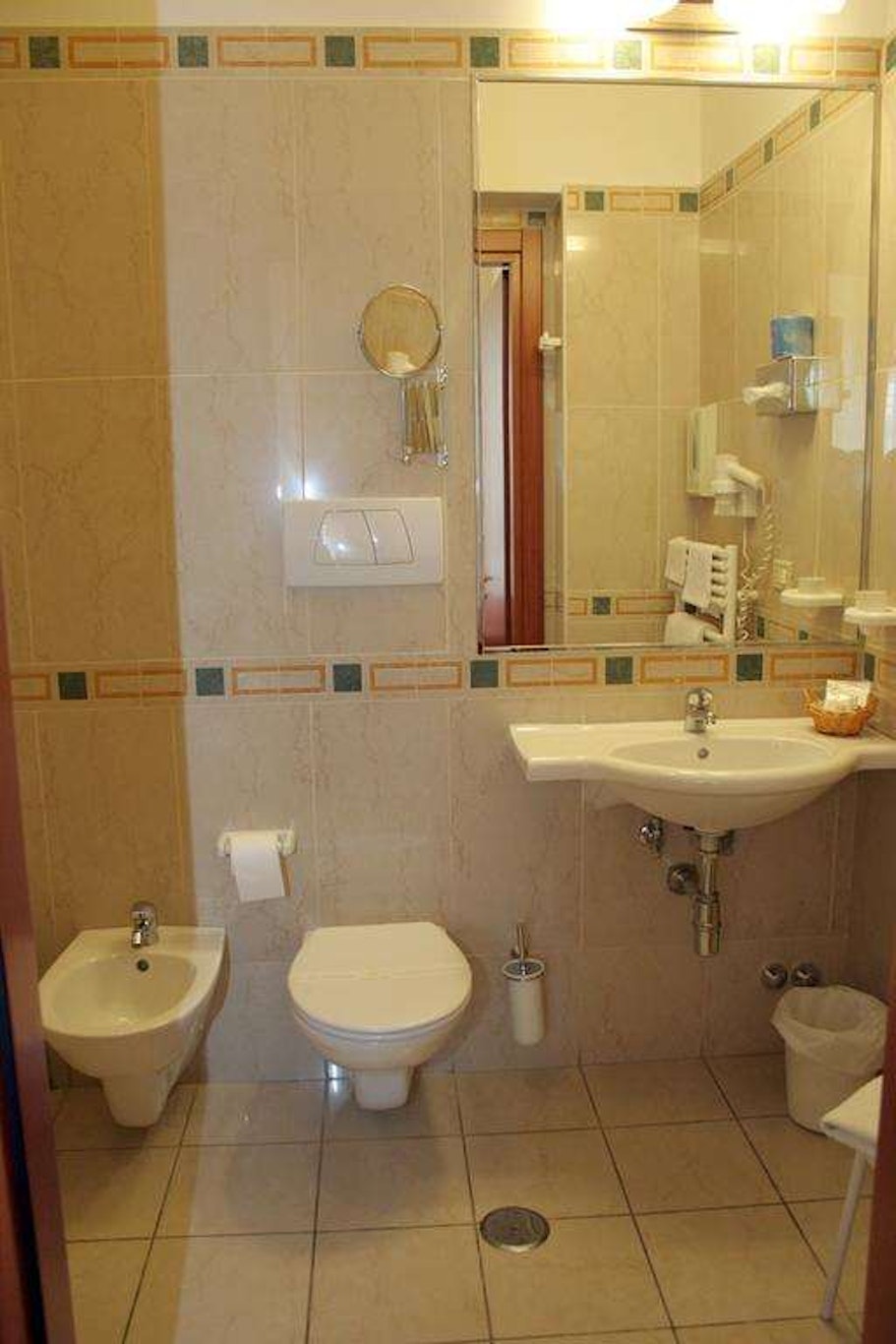 Adria Hotel 38/44