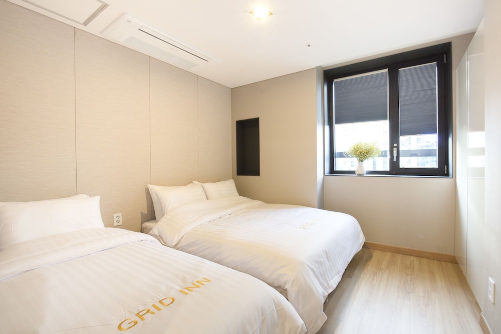 2 BEDROOMS, FAMILY, STUDIO, SUITE