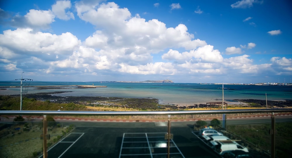 Areumdaun Resort 77/81