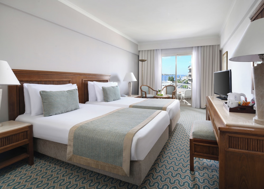 SUPERIOR, DOUBLE OR TWIN BED, PARTIAL RIVER VIEW