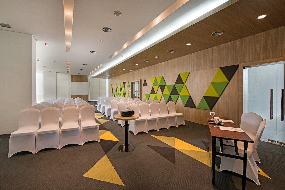 Arte Hotel Bandar Lampung 31/48