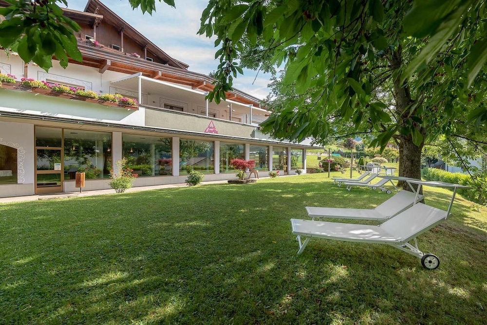 HOTEL LATEMAR 41/44